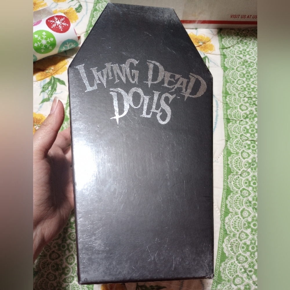 Living Dead Doll Issac Mezco series 6 new *Vintage* RARE GOTHIC - Picture 6 of 9